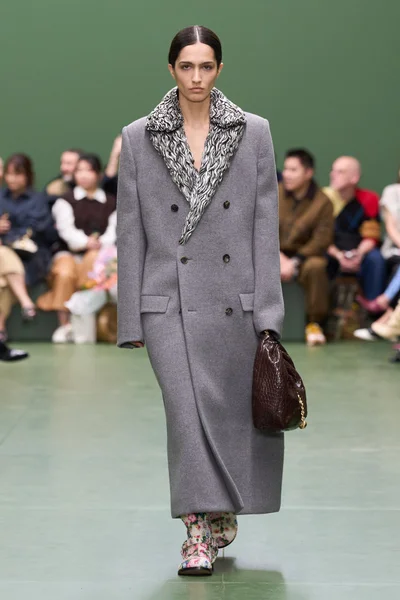 Look 13